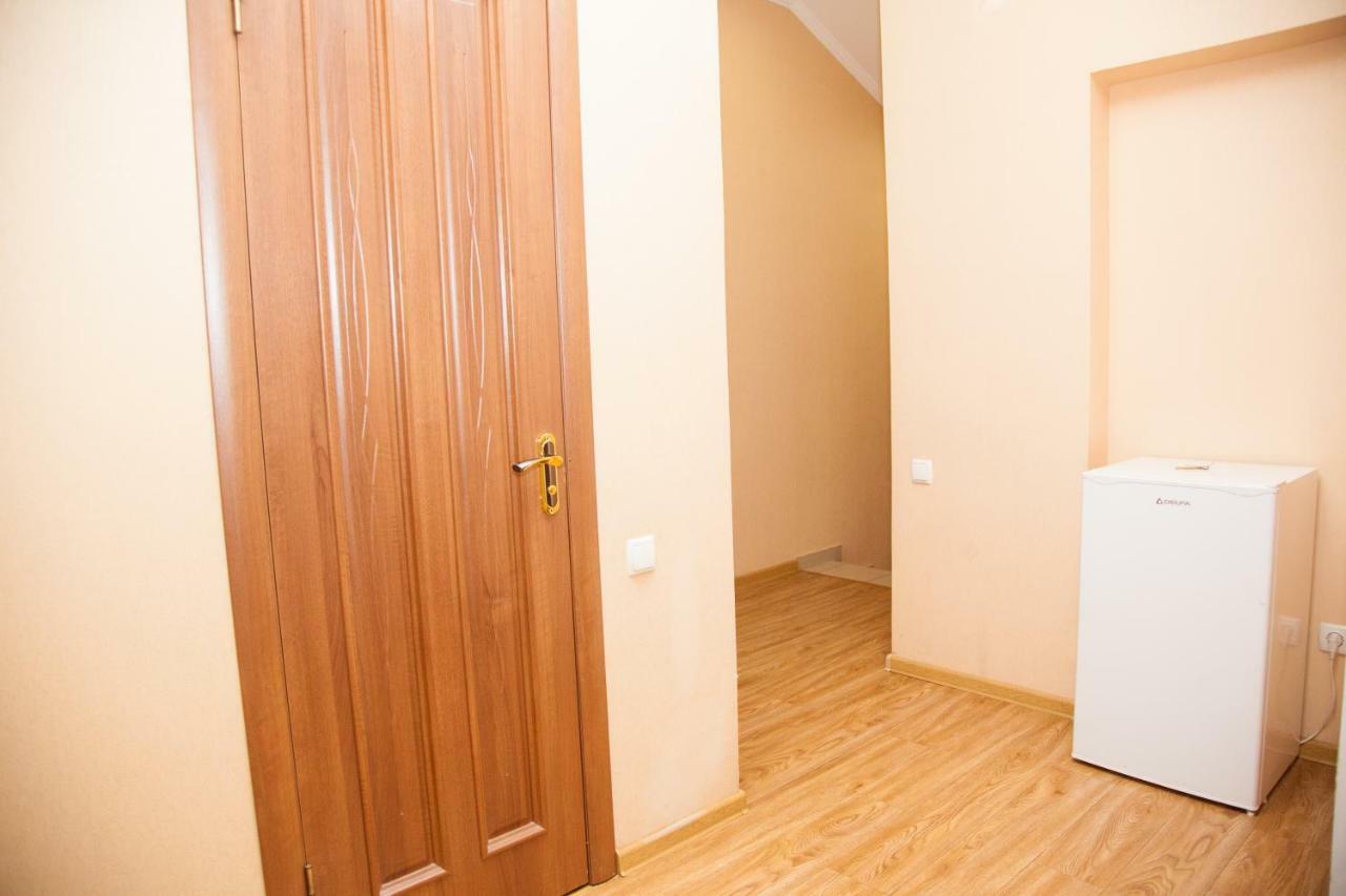 Semi-Luxury Apartment On Zhukovskogo Street 57 Zaporizhia Extérieur photo