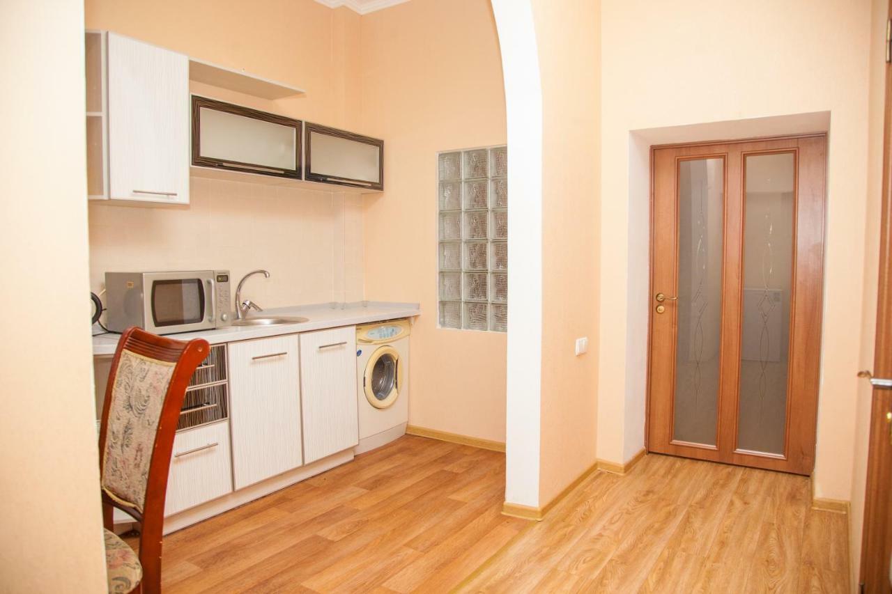 Semi-Luxury Apartment On Zhukovskogo Street 57 Zaporizhia Extérieur photo